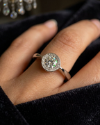 R04B CZ. Diamond Luking Close Setting Adjexttable Ring