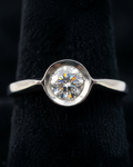R04A CZ. Diamond Luking Close Setting Adjexttable Ring