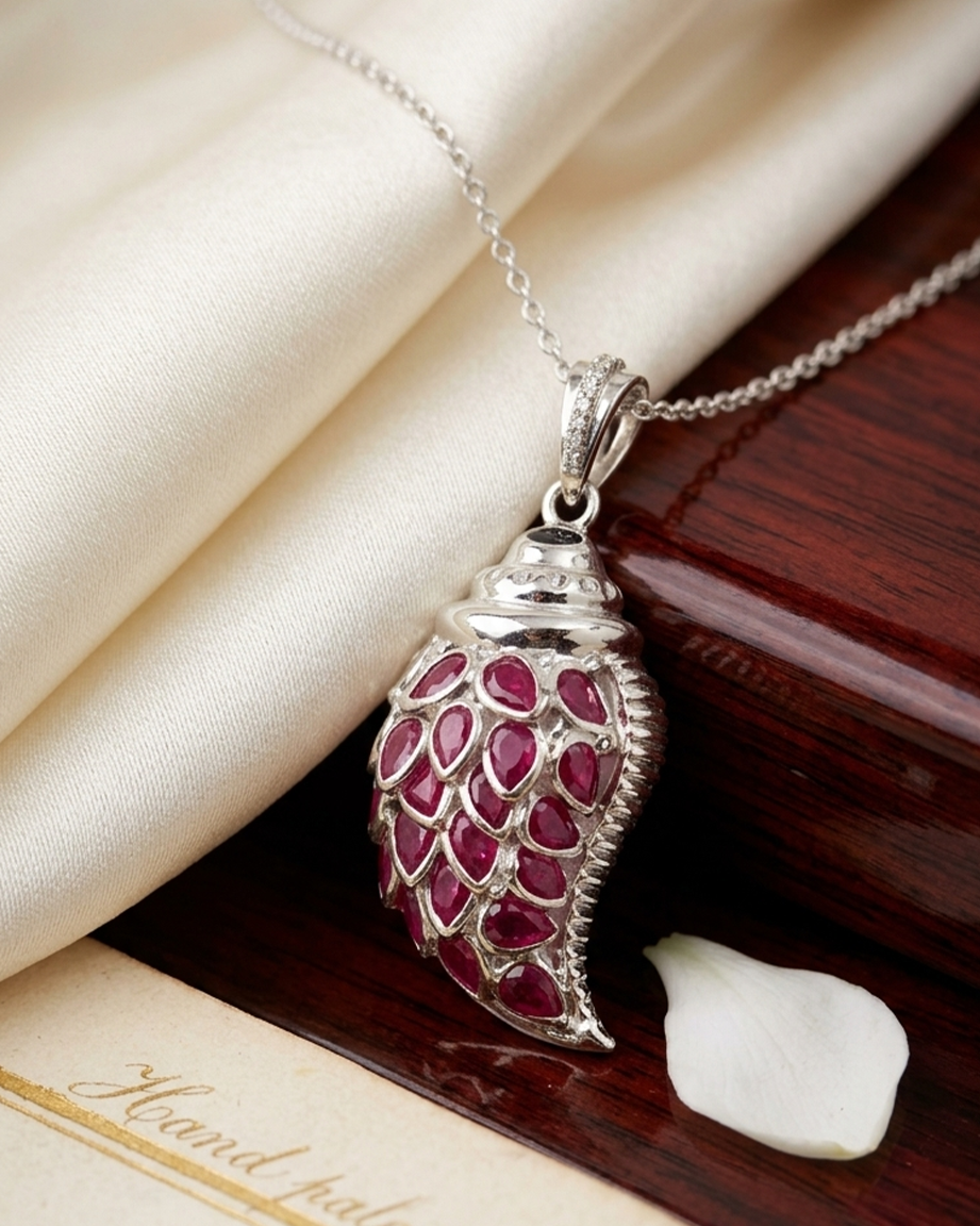 P04H Black Spinal & CZ. Shell Pendant Necklash