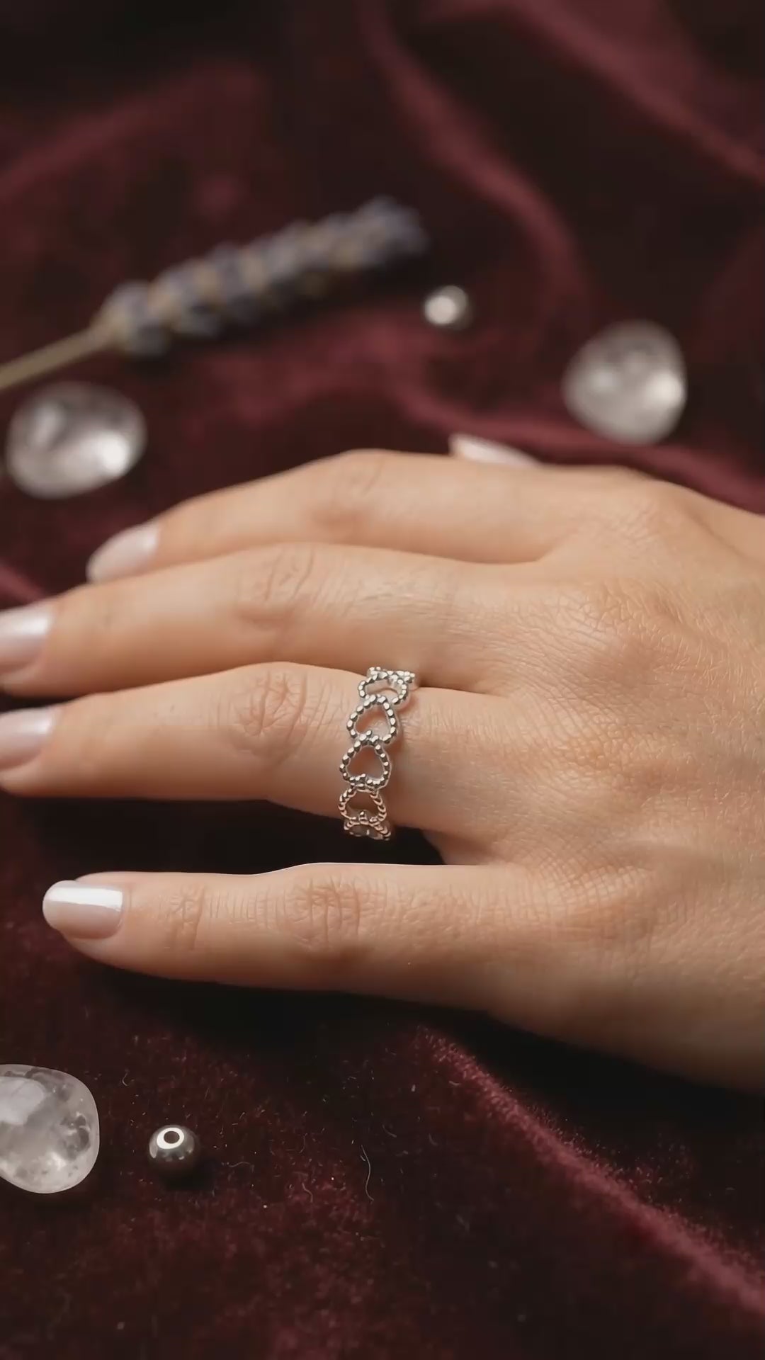 R02 Heart Small Row Ring