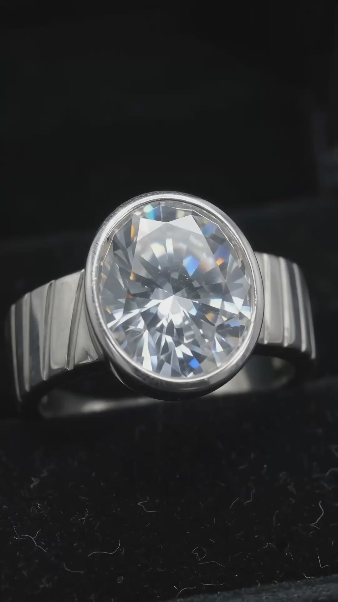 HR02 9 Ratti Oval CZ Ring
