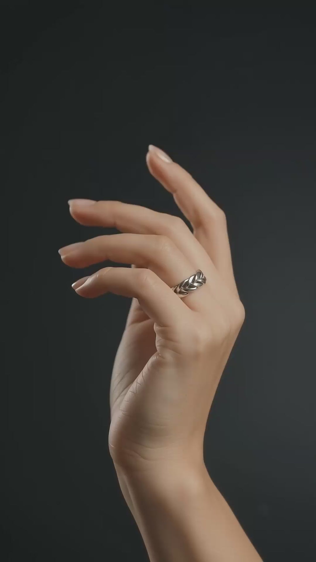 HR01 Twist Ring